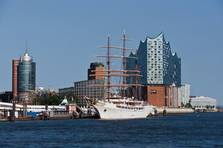 Pas de deux in Hamburg